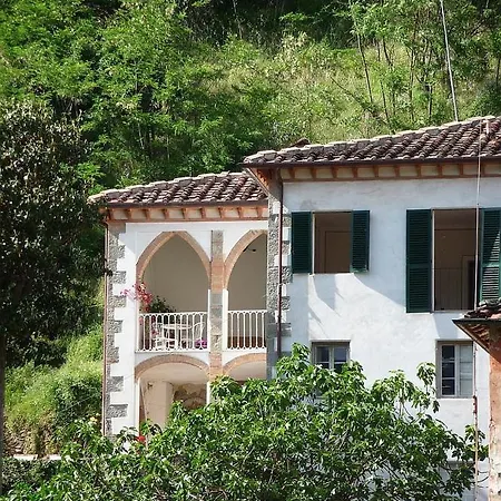 Rosalena Bed & Breakfast 3*