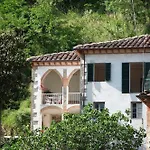 Rosalena Bed & Breakfast 3*
