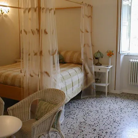 Rosalena Bed & Breakfast
