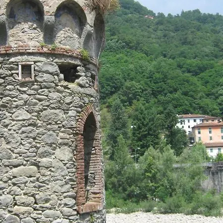 Oda ve Kahvaltı Rosalena Bagni di Lucca